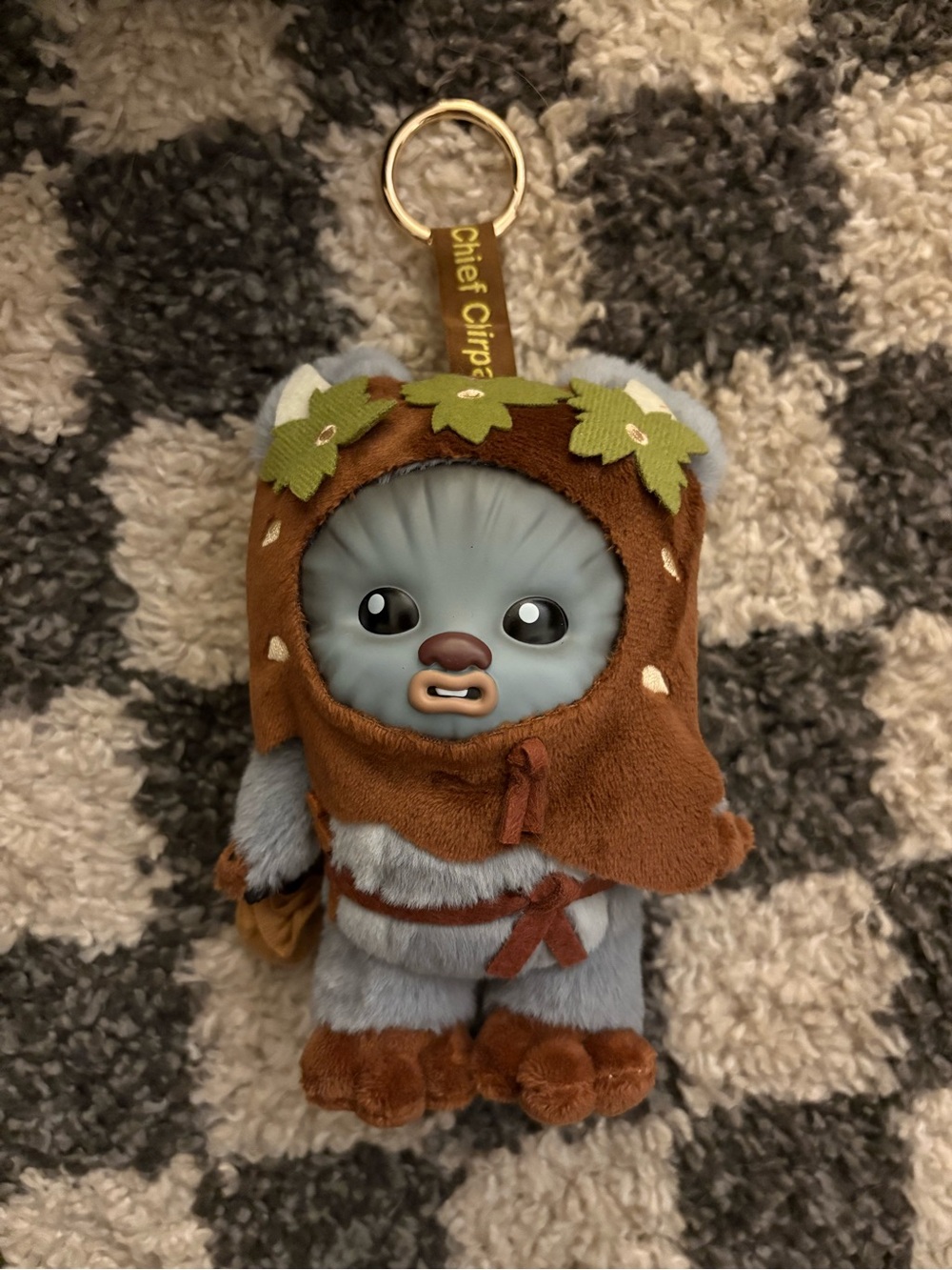 Star Wars Ewok Chief Chirpa Plush Keychain - Gray, Brown & Green - Picture 2 of 4